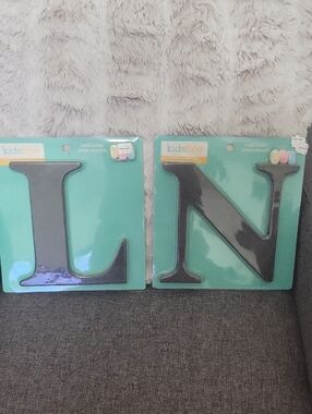 KidsLine Large Decorative Wall Letters L & N - Black